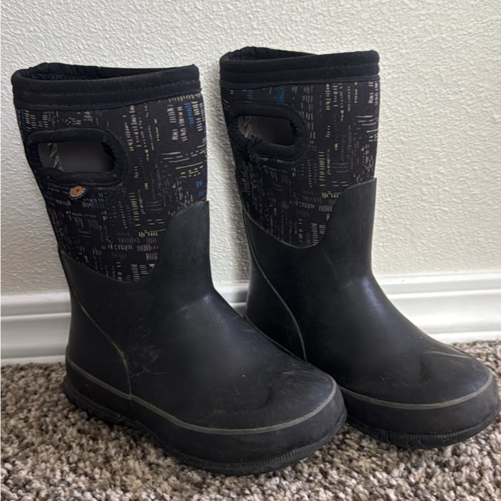 * SOLD* Kids Bogs Black Snow Boots